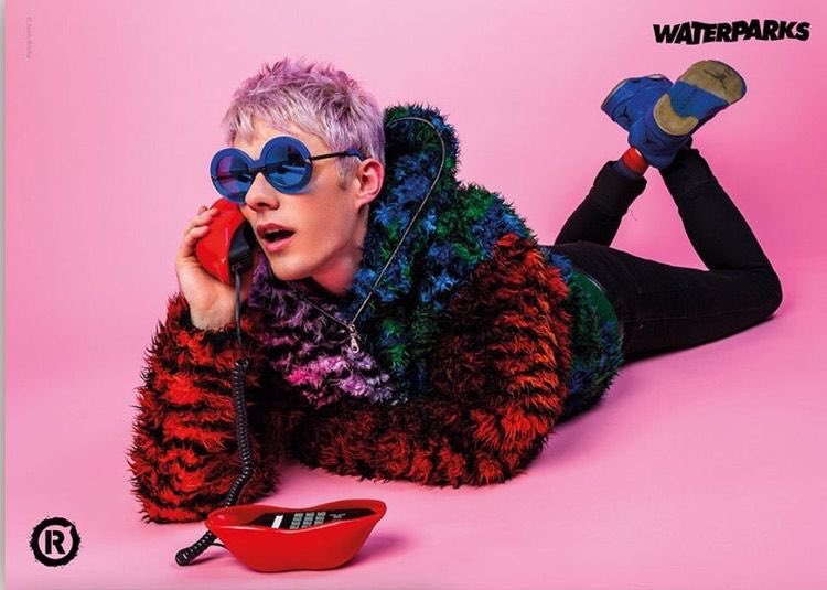 — awsten knight and my fav pics of him ; a thread.
