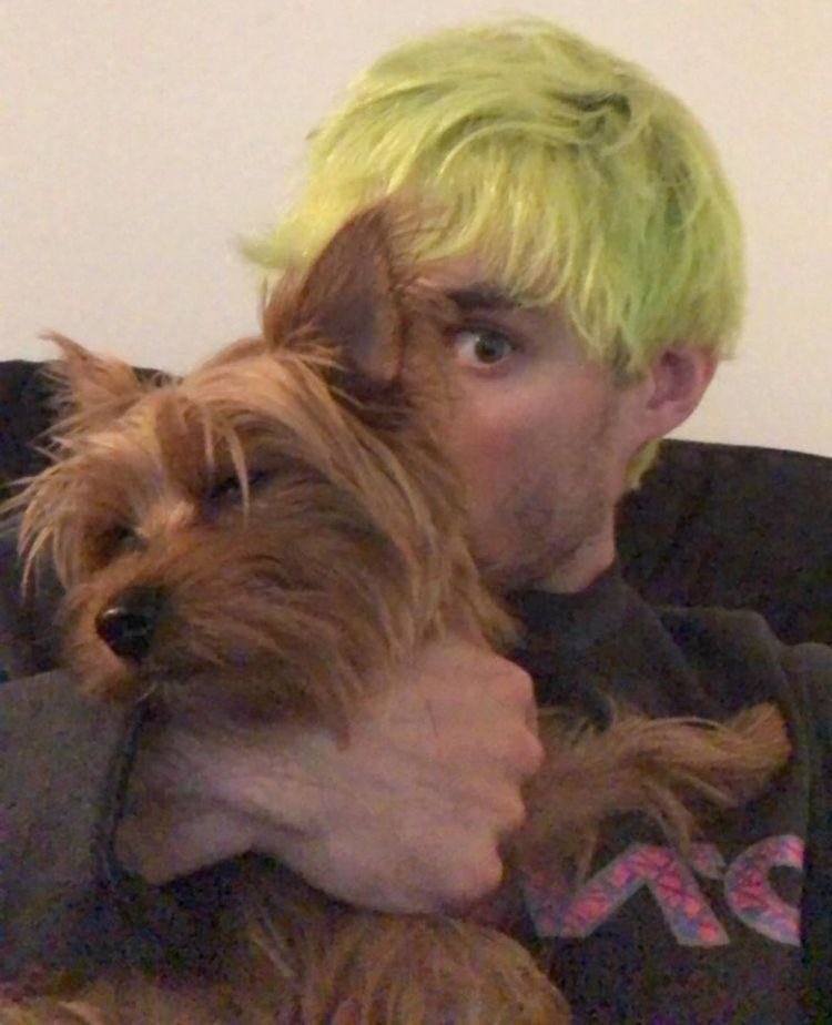 — awsten knight and my fav pics of him ; a thread.