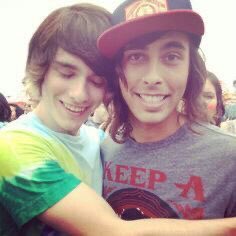 — awsten knight and my fav pics of him ; a thread.