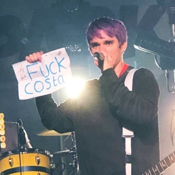 — awsten knight and my fav pics of him ; a thread.