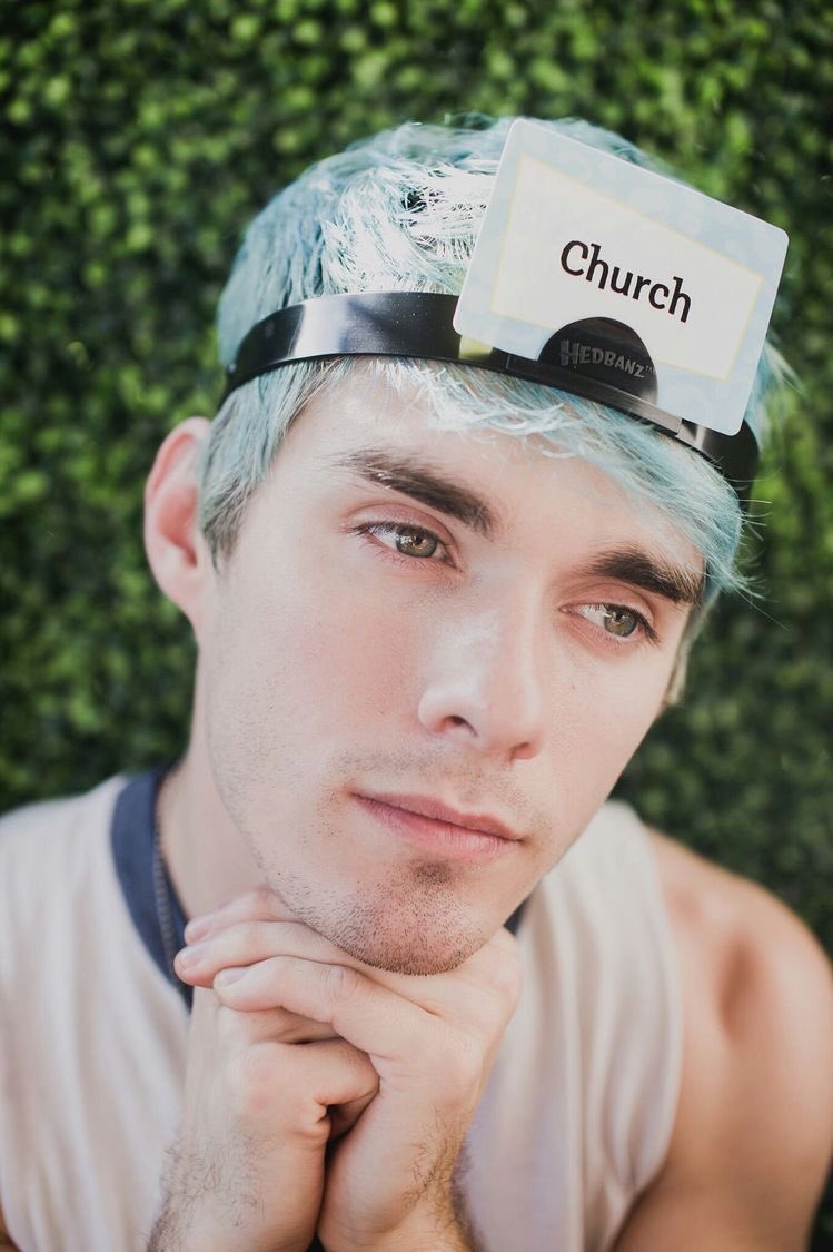 — awsten knight and my fav pics of him ; a thread.