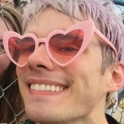 — awsten knight and my fav pics of him ; a thread.