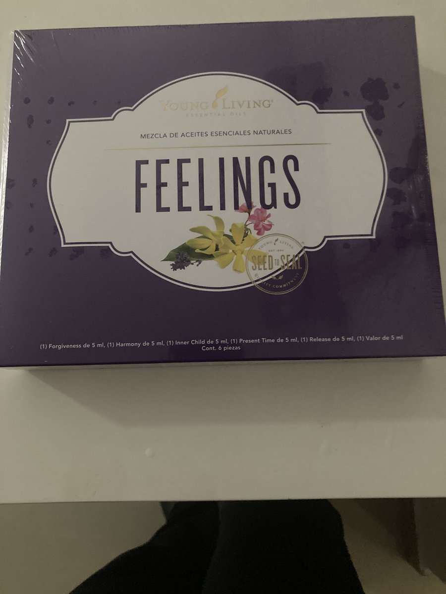 aromatica_nl's tweet photo. Mi #psicologo personal esta cuarentena!!!
#emociones #feelingskit #aceitesesenciales #youngliving #protocolosentimientos #mexico #monterrey #aceitesemocionales #FelizMiercoles #seguidores #SiguemeYTeSigo https://t.co/drMLwYgbib