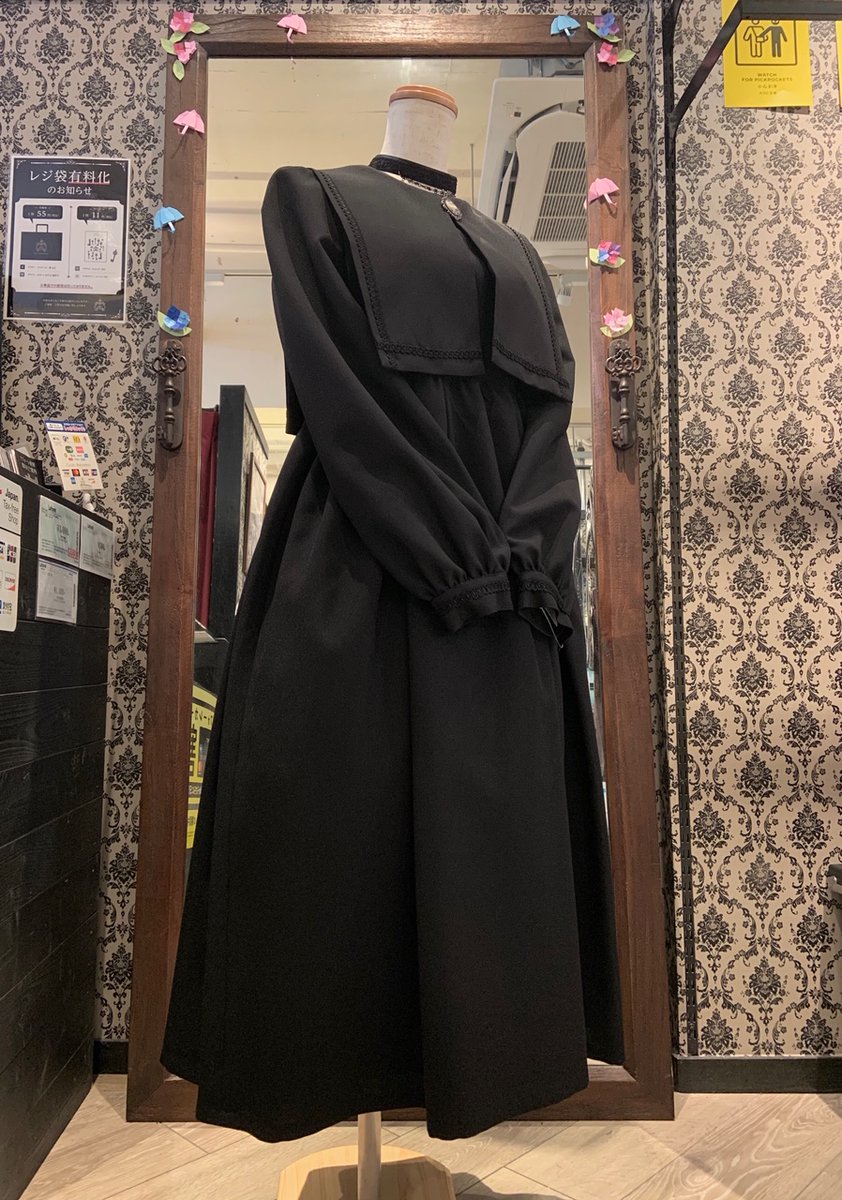 ট ইট র Miho Matsuda 原宿店 フォロー返し中 ダークシスター 人気のシスター風ワンピース リーナ オールブラックの落ち着いた雰囲気のワンピース 胸下切り替えでゴム仕様のため着心地抜群です ご試着可能ですのでお声掛けください