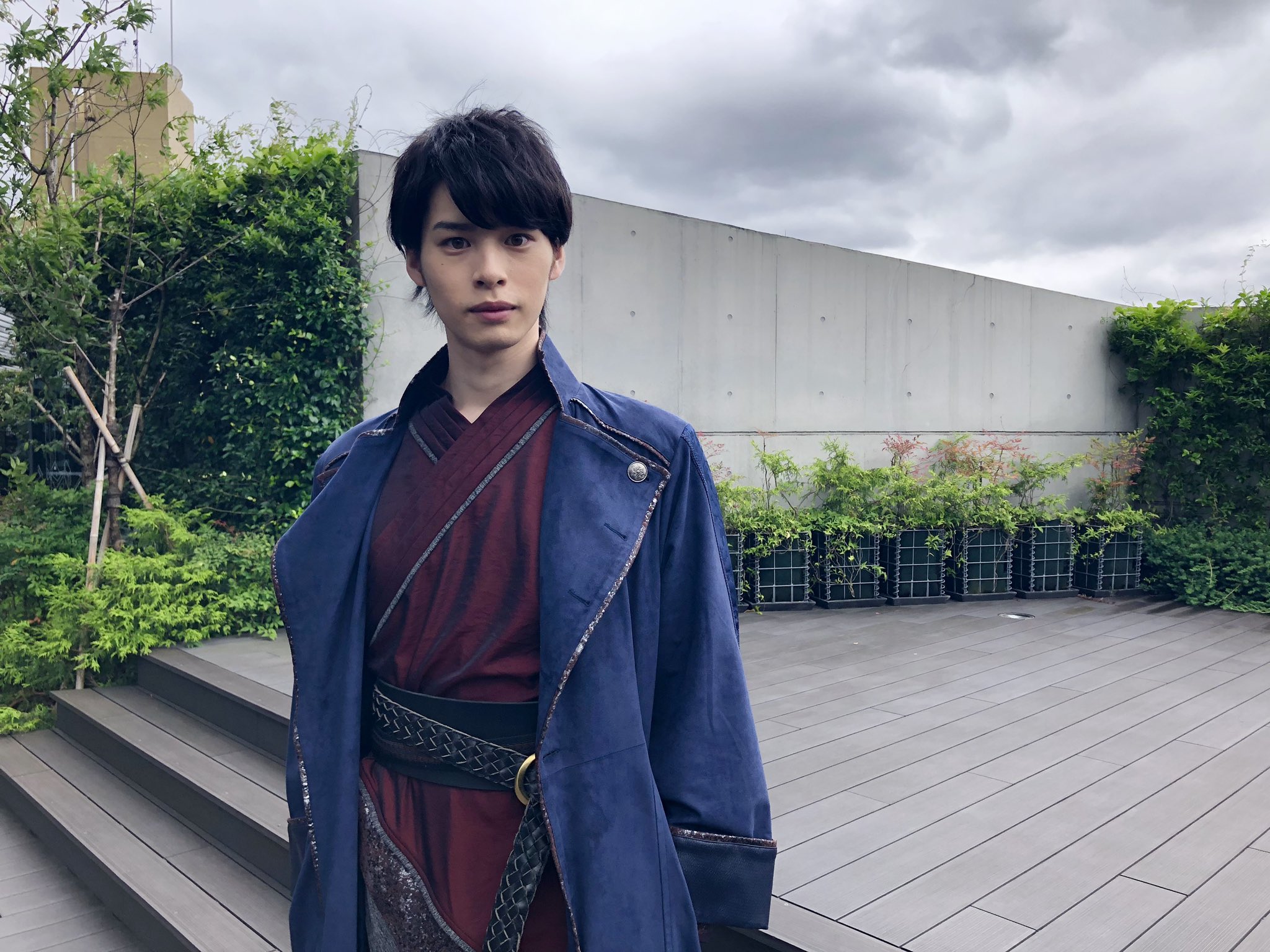 仮面ライダーセイバー ソードオブロゴス コート シャツ エスパーダ