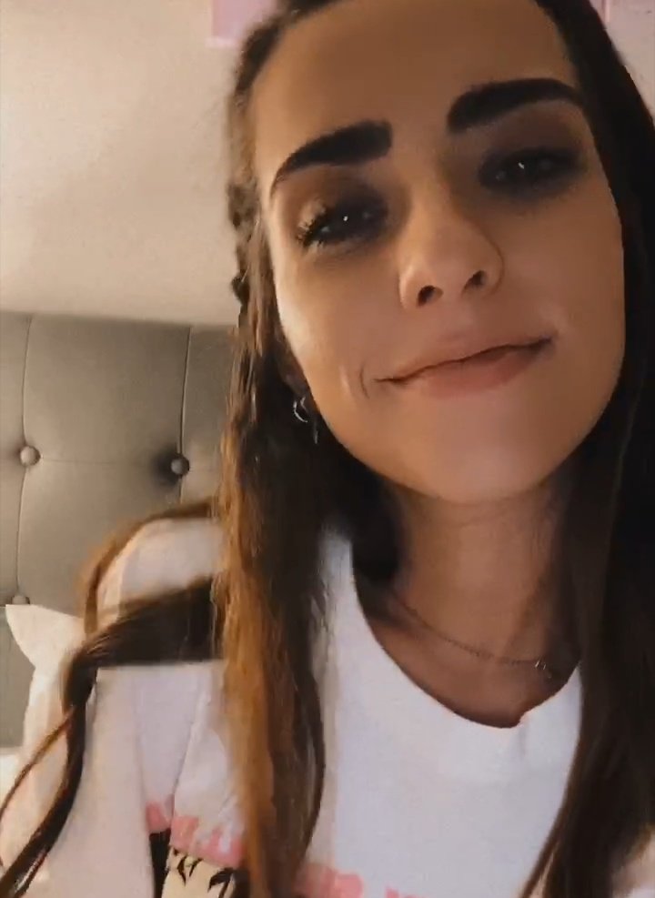 FerUfTTs's tweet photo. 💖| Lucia se despide de 100 días, llegarán nuevos personajes para Fer✨, Seguiremos aquí para apoyarte❗

Te queremos mucho @Fer_Uf ❣️ https://t.co/VIuPLzGZRa