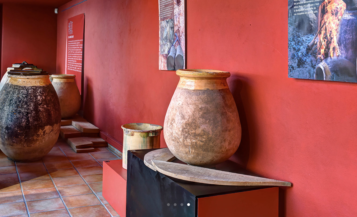 WindRos_e's tweet photo. #Biot
Des #jarres depuis la #prehistoire
Des cuissons durant 3 jours
Une cuisson allant jusqu'à 800°C
En savoir + sur les jarres de Biot ➙ https://t.co/fq3lzuILCm
#OnATousBesoinDuSud #cetetejevisitelafrance #France https://t.co/9ziKAF2VRw