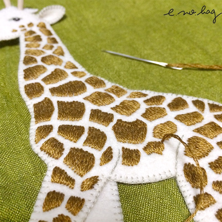 E No Bag フェルトと刺繍の立体的なアップリケ Giraffe キリン Study On Felt And Embroidery フェルトと刺繍の研究 動物刺繍 Embroideryart Embroiderywork Handmade ハンドメイド アップリケ アップリケ刺繍 刺繍作品 手芸