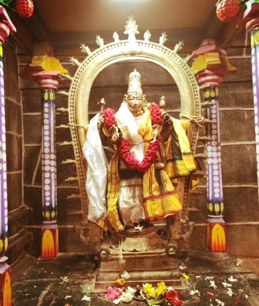 A beautiful and very old statue of Ardhnareeshwar plays a very important role in the temple rituals. Ardhnareeshwar is the ultimate divine manifestation of the masculine and feminine in the same deity. It is the combined form of Lord Shiva and his wife Goddess Parvati.