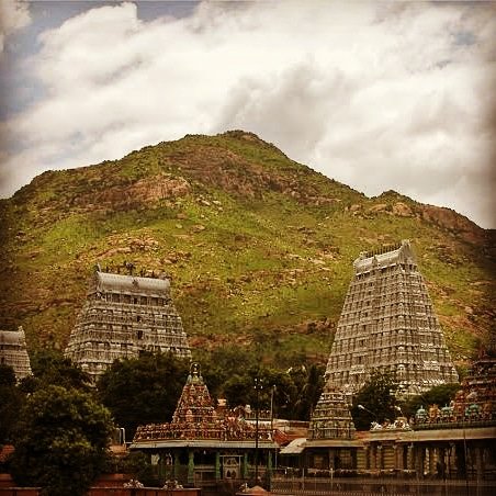 The view of the temple is best enjoyed standing atop the sacred Mount Arunachala. One can worship here with a lot of peace, though climbing the 800 m hill is tiresome with unstable rocks and the Sun draining your energy.