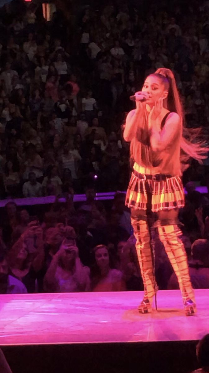 lightntltc's tweet photo. take me back to the night @ArianaGrande looked right at me #SWTColumbus https://t.co/Yw6QJBU23D