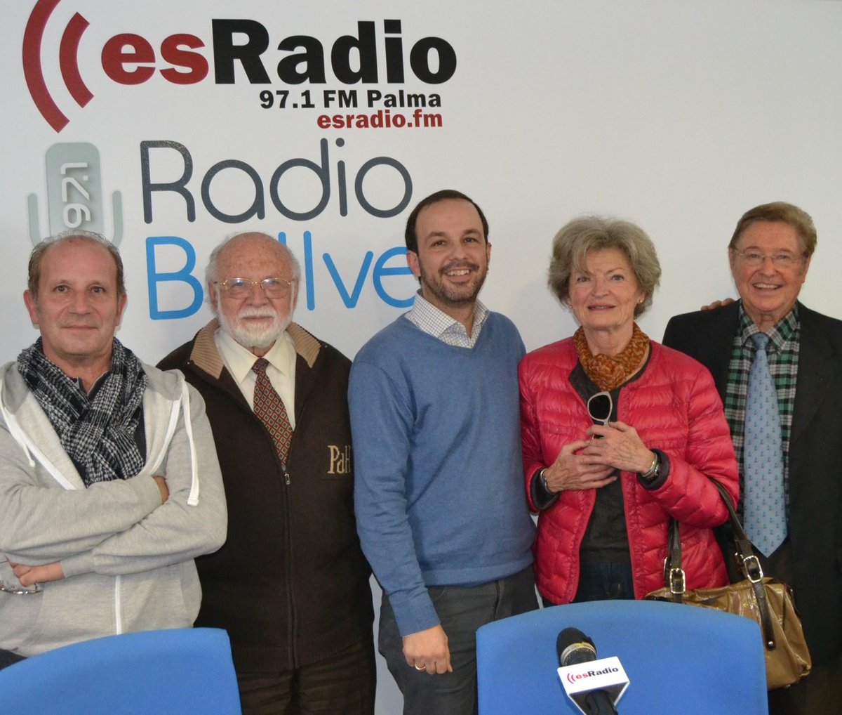 esRadioBaleares's tweet photo. Cerrada la temporada de la tertulia política más veterana de la radio en Mallorca
#MTruyos,#RPiñaHoms,#MPelarda y #JFageda despiden la quinta temporada del #Contrapunto en @esRadio971, después de 10 años más en @CopeMallorca. Siempre con @GabrielTorrensT🎙️https://t.co/URMrlejcbU https://t.co/7JKiP7uME9