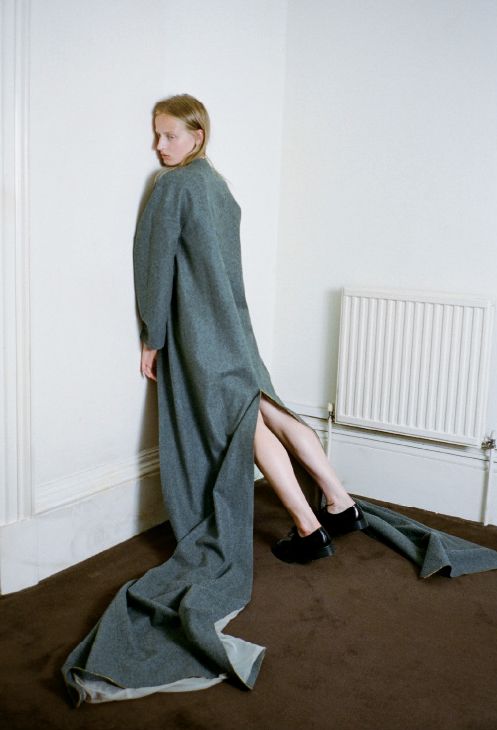 Modelos Con Ciática tweet media