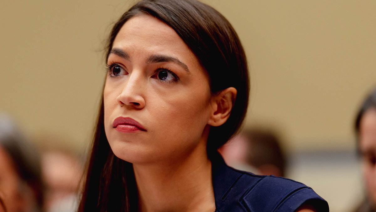 PrinceMarcus_27's tweet photo. I'd lose 92 bricks for AOC https://t.co/GQqxrmoPU0