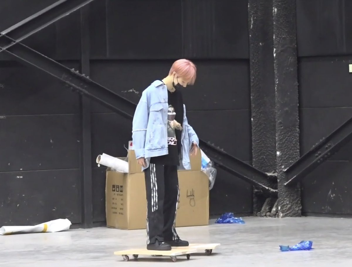 Like we want to keep him in our pocket but then he said he's too tall but this smol chanhee 