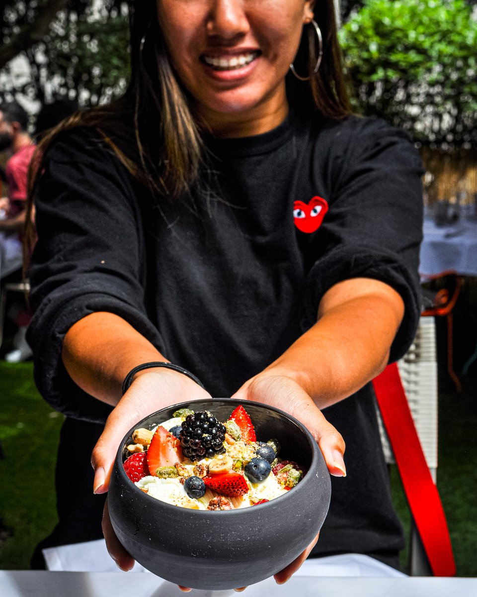 Glace yaourt, fruits rouges &amp; chantilly, notre classique de l'été !
cafejatte.com/index.php