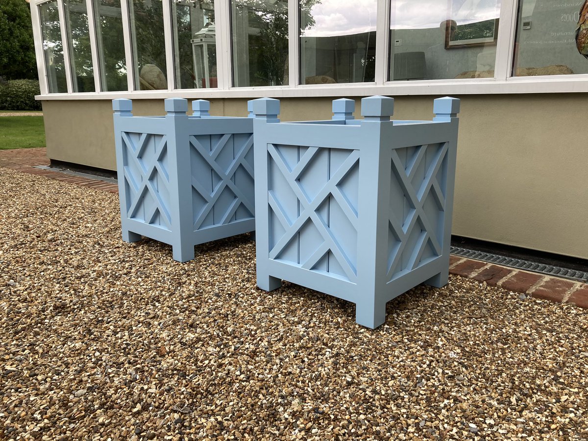 Oxfordplanters's tweet photo. Wolfson Planters with one removable side per planter #clever  #madeforyou #madebyus #thegotocompanyforbespoke https://t.co/D6aNLmZwEf
