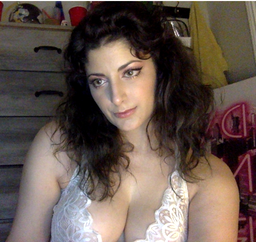 Live on #Streamate! Come see my new white teddy!  https://t.co/P4EyNQHjrB https://t.co/stK4dMk2zU<a href="/tag/streamate"class="tags">#Streamate</a>