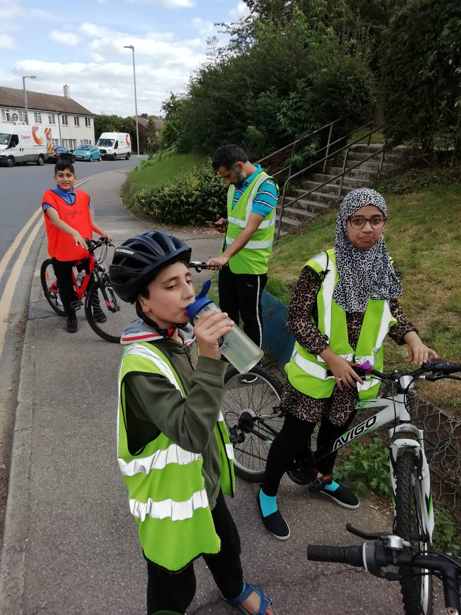HarlowKristaps's tweet photo. Today we have done possibly the last group #miles2yemen charity ride. We have completed 6 miles with the HIC group.  There are just two days left for this charity so please donate generously for the starting people of Yemen using the following link: https://t.co/237IOQAlNv https://t.co/eUYNBc5Ppb