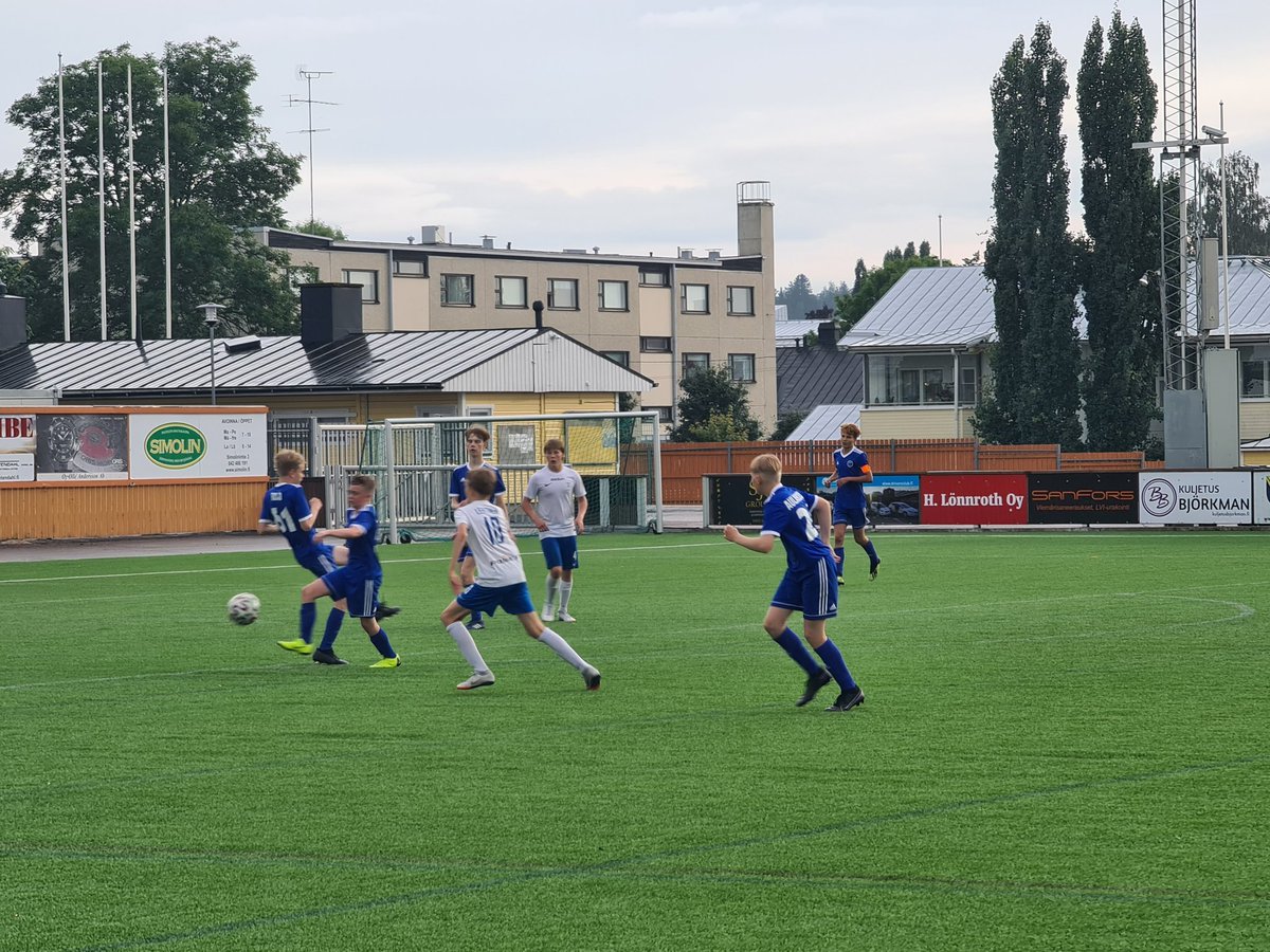 FCFJP06v's tweet photo. Eilen tiukka kotimatsi vs. @JaPS06sin vastustajille 1-2 (0-1). Paikkoja oli tasuriin ja ohi, mutta tällä kertaa ei uponnut. Hyvä matsi! ⚽️👌 https://t.co/VgWBMVZFAR