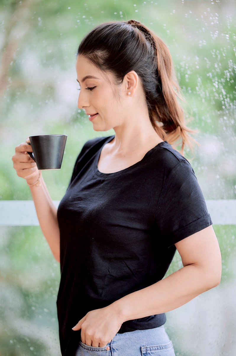 MeghnaFoodMagic's tweet photo. 4 pm coffee is exactly like the cell-phone battery recharge to 100%.. Do u agree?
.
Love M #ChefMeghna #coffee #coffeelover #coffeetime #4pm #recharge #rejuvenate #breaktime #timeforbreak #breaktime #coffeepeople #coffeedaily #mumbaifoodblogger https://t.co/akWCv0VSIN