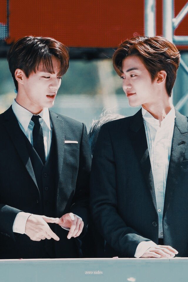 VDC005_LAWRENCE's tweet photo. ⠀⠀
⠀ Lᴀᴡʀᴇɴᴄᴇ Dᴇʟ Vᴀʟʟᴇ ᴘᴏsᴛᴇᴅ ᴀ ᴘɪᴄ:
𝚂𝚙𝚎𝚗𝚍𝚒𝚗𝚐 𝚝𝚑𝚎 𝚗𝚒𝚐𝚑𝚝 𝚠𝚒𝚝𝚑
𝚖𝚢 𝚋𝚊𝚋𝚢. 𝙿𝚊𝚛𝚝𝚢 𝚊𝚕𝚕 𝚗𝚒𝚐𝚑𝚝
𝚠𝚒𝚝𝚑 𝚢𝚘𝚞. 𝙸 𝚕𝚘𝚟𝚎 𝚢𝚘𝚞!
#DAY2_REDCARPET
#LAOPENING https://t.co/LpjPHiDkVY