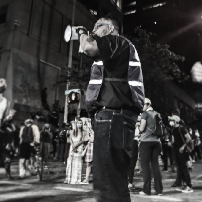 I'm absolutely awful at taking photographs of people 😎👉 Definitely prefer still targets. https://t.c<a href="/tag/pdx"class="tags"><span>#pdx</span></a><a href="/tag/blm"class="tags"><span>#blm</span></a>