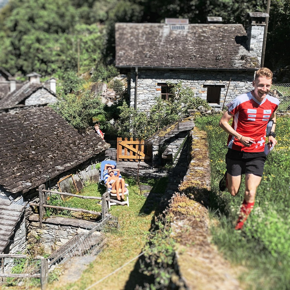 When she is checking you out👀, but you gotta finish that sprint race first!
#fastestroute #withaview #orienteeringmemes