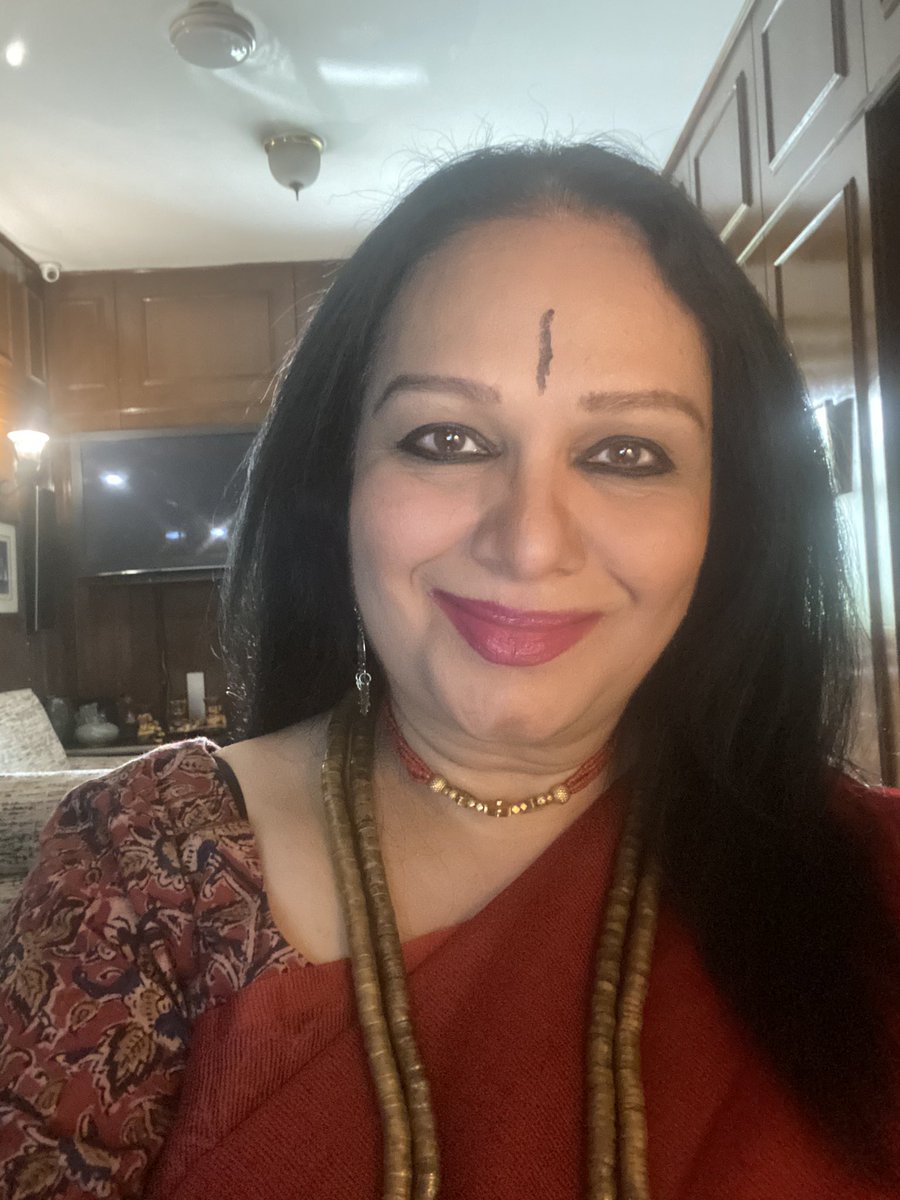 LoveDIAF's tweet photo. Celebrated artiste @PrathibhaP was guest of honour at #WorldNatureConservationDay #EnviroFest #TigerDay She spoke of imperative need to live minimally & in harmony with nature. Manโs greed has destroyed our nature, forest cover & precious animal life.#InternationalTigerDay2020 https://t.co/g6QVnV2nyC