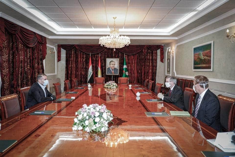 LIbrahimahmed's tweet photo. کۆبوونەوەی بافڵ تالەبانی، هاوسەرۆکی یەکێتیی نیشتمانیی کوردستان و ڕۆب والەر، کونسوڵی گشتیی ئەمریکا لە هەرێمی کوردستان لە دەباشان
#Bafel_Jalal_Talabani 
#Consul_General #Rob_Waller
#Dabashan https://t.co/84kjHAxPWA
