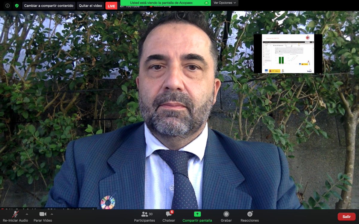 econoempleoEXT's tweet photo. .@AgendaDigitalEx señala que la transformación digital del campo va a ser fundamental en la Estrategia Digital de Extremadura.

✅En jornada de #SmarTom para desarrollo plataforma de gestión integral en el cultivo del tomate, @CTAEX_CIT

🗒️https://t.co/zyQG4WeLOX

@pablogarguez https://t.co/xZI5K3qxAC