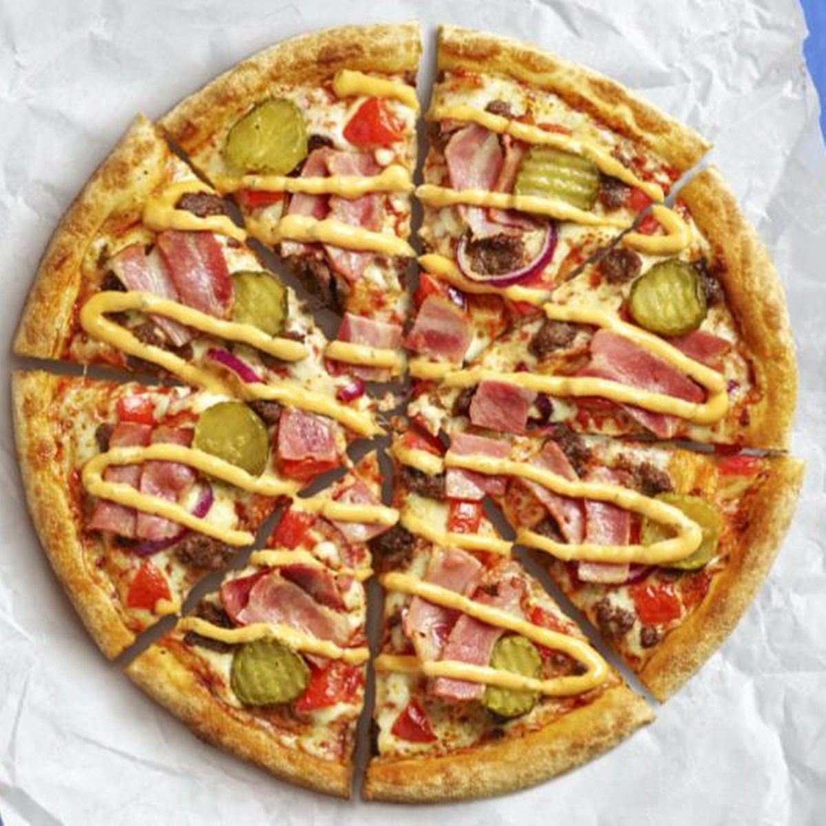 DominosSmall Bacon Double Cheese on Italian Crust - 934 caloriesSmall Farmhouse on Classic Crust - 894 caloriesSmall Meatzza on Italian Crust - 979 calories(Pictures show different crusts and sizes)