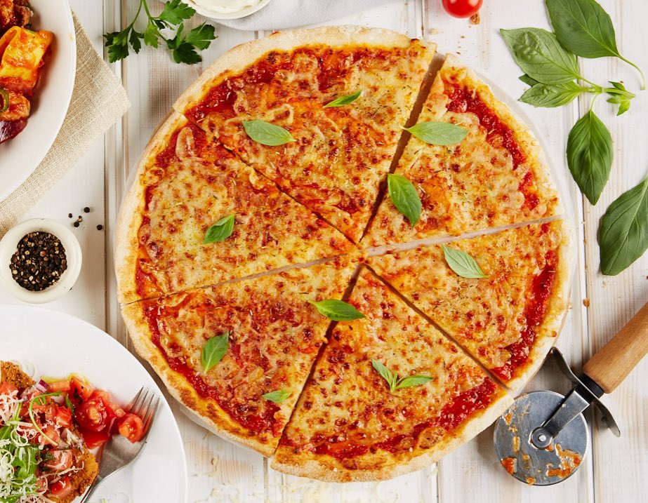 Bella ItaliaPollo Barbecue - 979 caloriesVegan Cheese Pizza - 931 caloriesGamberoni - 895 calories
