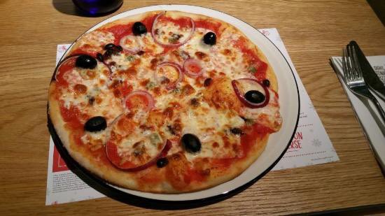 Pizza ExpressLa Reine - 898 caloriesVeneziana - 938 caloriesSloppy Giuseppe - 897 calories
