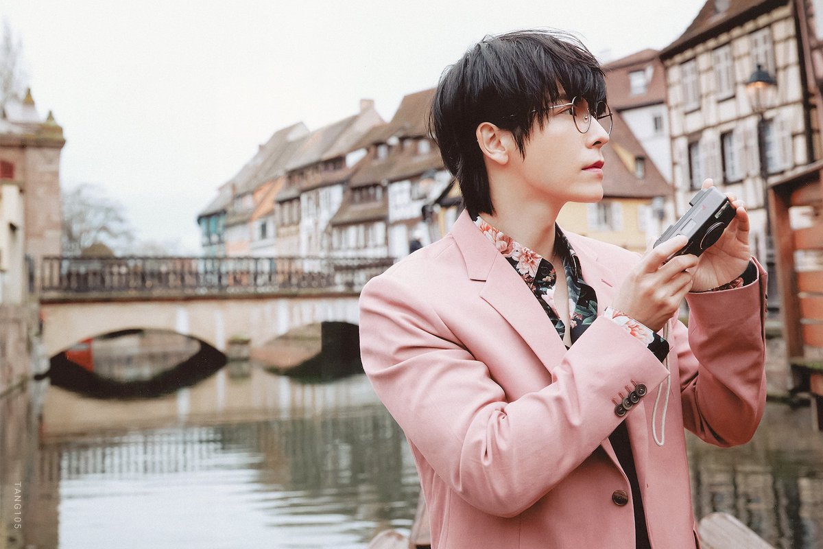 ? COLMAR SIGN PHOTOBOOK ? Handsome ? ©Tang105 #Donghae 