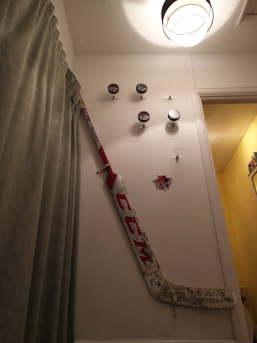 tvenn's tweet photo. Our @cardiffdevils wall is coming along nicely. A couple more signed pucks, a mini stick and top banner to go. #onthewingsofanarmy #devilfamily #letsgodevils https://t.co/Ukn8BCtl3Q