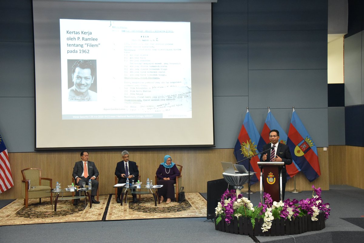 nrc_official_19's tweet photo. 29 Jul. Statesman III Seminar. Collaboration effort by NRC &amp; NDUM. KNA by SG MinDef. Speakers were Dato Seri Ir Dr Zaini Ujang (SG KAS), Dato Hj Zainal Azman Abu Seman( SG MOA), and Ir Dato Fauzi Hassan. Seminar themed, Human Security.The moderator was Prof Ruhanas Harun. https://t.co/36UrH1fVjW