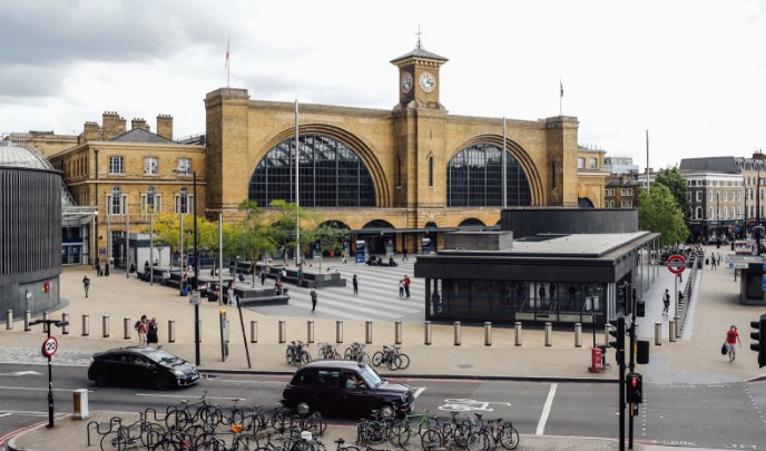 NewJournal's tweet image. Pedestrian in his 30s dies after crash in King's Cross.
camdennewjournal.com/article/pedest…