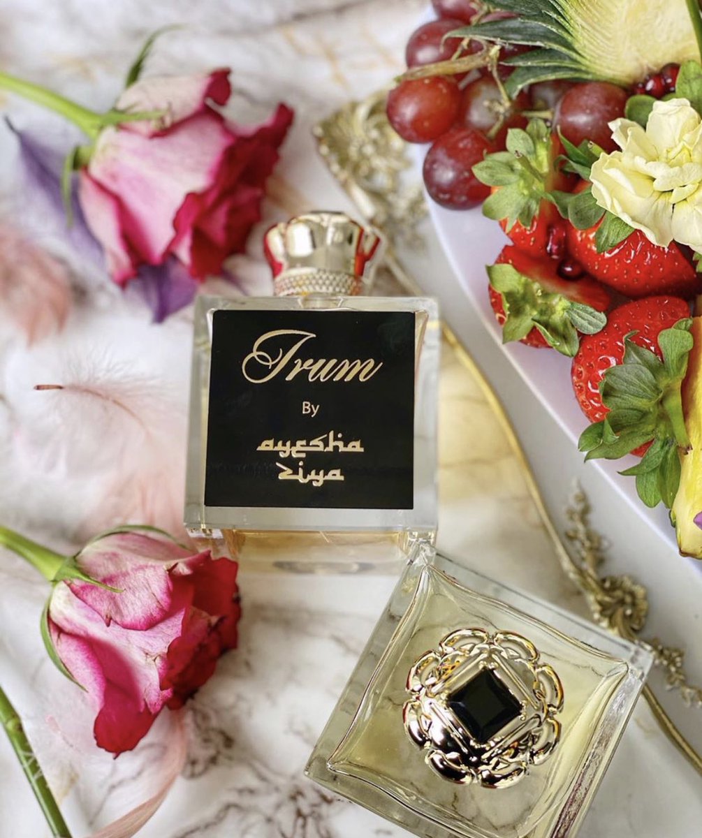 AyeshaZiya's tweet image. Sweet floral scents and pretty blooms, what better way to lift your mood this summer 🌸
Shop our bestselling fragrance IRUM 
Now available on ayeshaziya.com #ayeshaizya #irum #halimagoga #luxury #floral