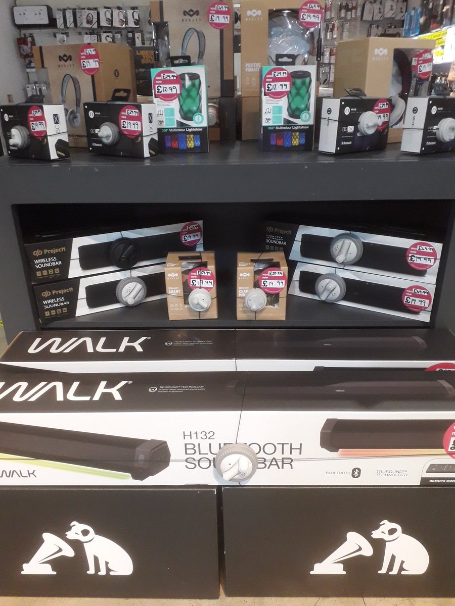 hmvColchester's tweet photo. π΄π #hmvSummerTech π΄π
#savings galore. Check out #technologydept next to the #tills for our full range of #turntables #earphones #headphones #bluetooth #wired #cables #powerbanks #storage @CulverSquare #Colchester #JamieOliver #kygo #marley #roam #skullcandy #vivanco #veho https://t.co/FgjD5PfYWU