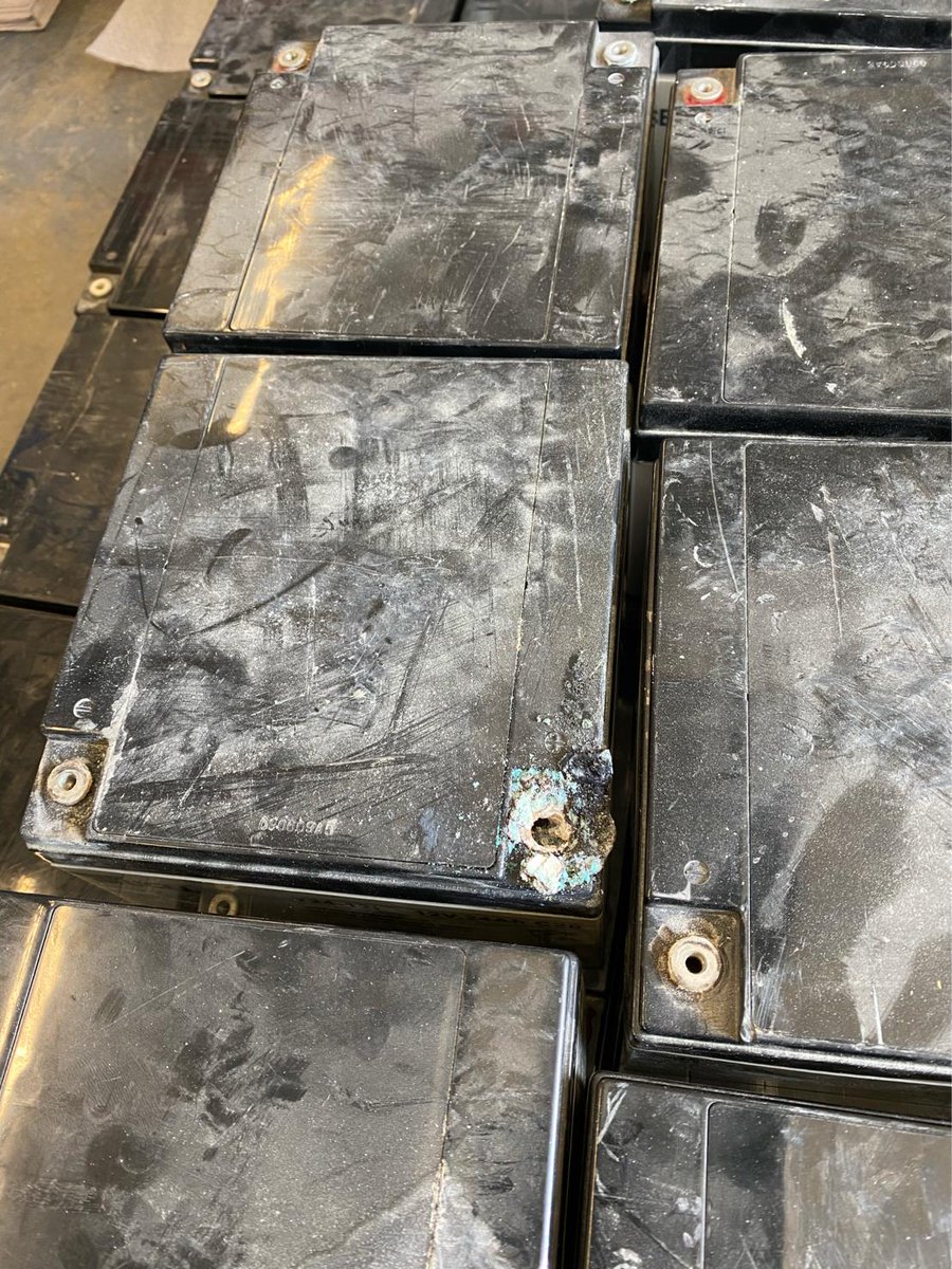 BCL_Hannah's tweet photo. Reason #1 why UPS systems fail - #batteries https://t.co/lf3IER7FeW