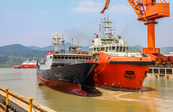 eshiptrading3's tweet image. Three ships undocked smoothly
#newbuilding #undock
#productoiltanker
#tunaclipper #fishingvessel
For more details, please click on the link below:
eshiptrading.com/News/View/14858