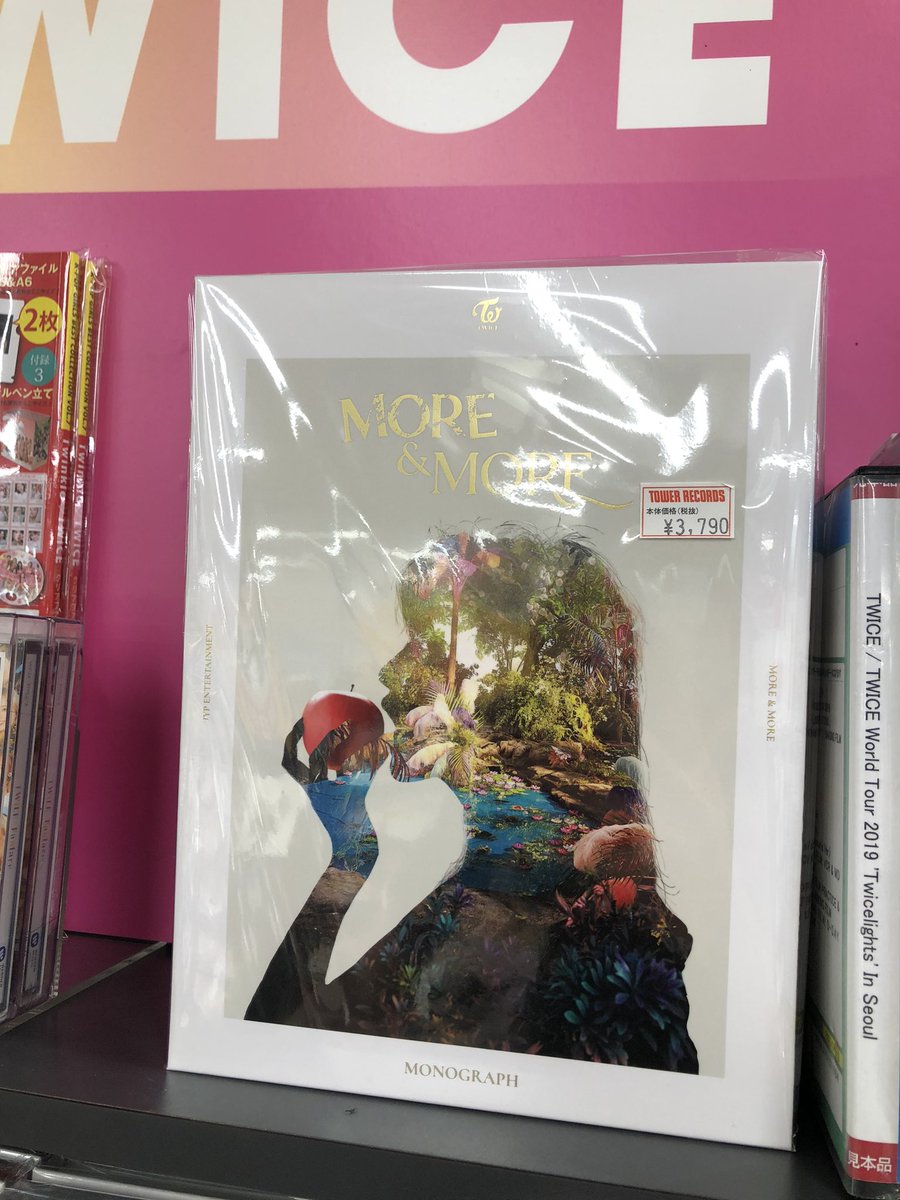 TWICE】 TWICEの新たな魅力が爆発した『MORE&MORE』のモノグラフが入荷