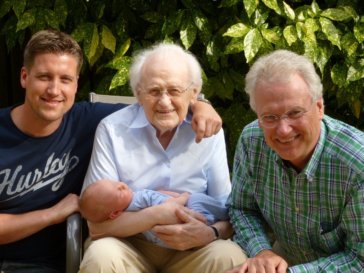 HM3Legal's tweet photo. Remote video Wills - a good idea or risky?

We would recommend that people arrange for documents to be signed in person to avoid a family dispute later on.

Contact us about making a safe 'Garden Will':
enquiries@law.uk.com
01244 318131

#Wills #WritingAWill #FamilyLawyer https://t.co/Lw6SxoVa9k