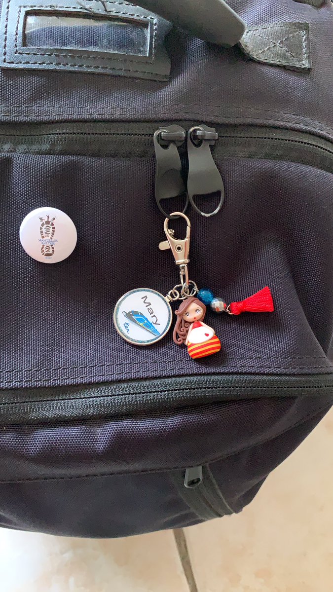MRailtrek's tweet photo. Fini le papier, place à la réalité, voici notre logo mise en beauté grâce à Creatita bijoux.
N’hésitez pas à aller jeter un coup d’œil 👀sur son site:
https://t.co/qT4g7myetf
#TeamSncf #badge #bijoux #creationartisanale #patepolymere #merci #creatita #objectif @Trekrosetrip https://t.co/pHK9Ddif95