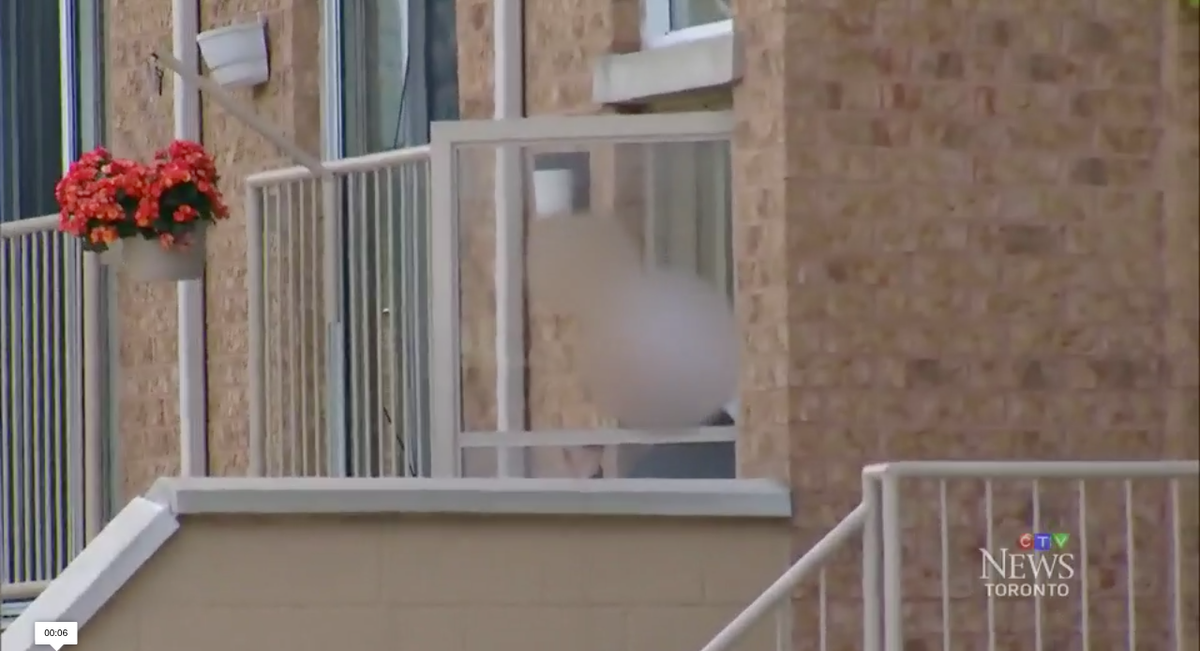 in 2017 Nikki Samuel entered a Mississauga clinic and demanded a white doctor.  @CTVToronto found out where Samuel lived, knocked on her door, and blurred their own video of her face when she answered. CTV never published her name or face all that work to protect NikKaren?!? 