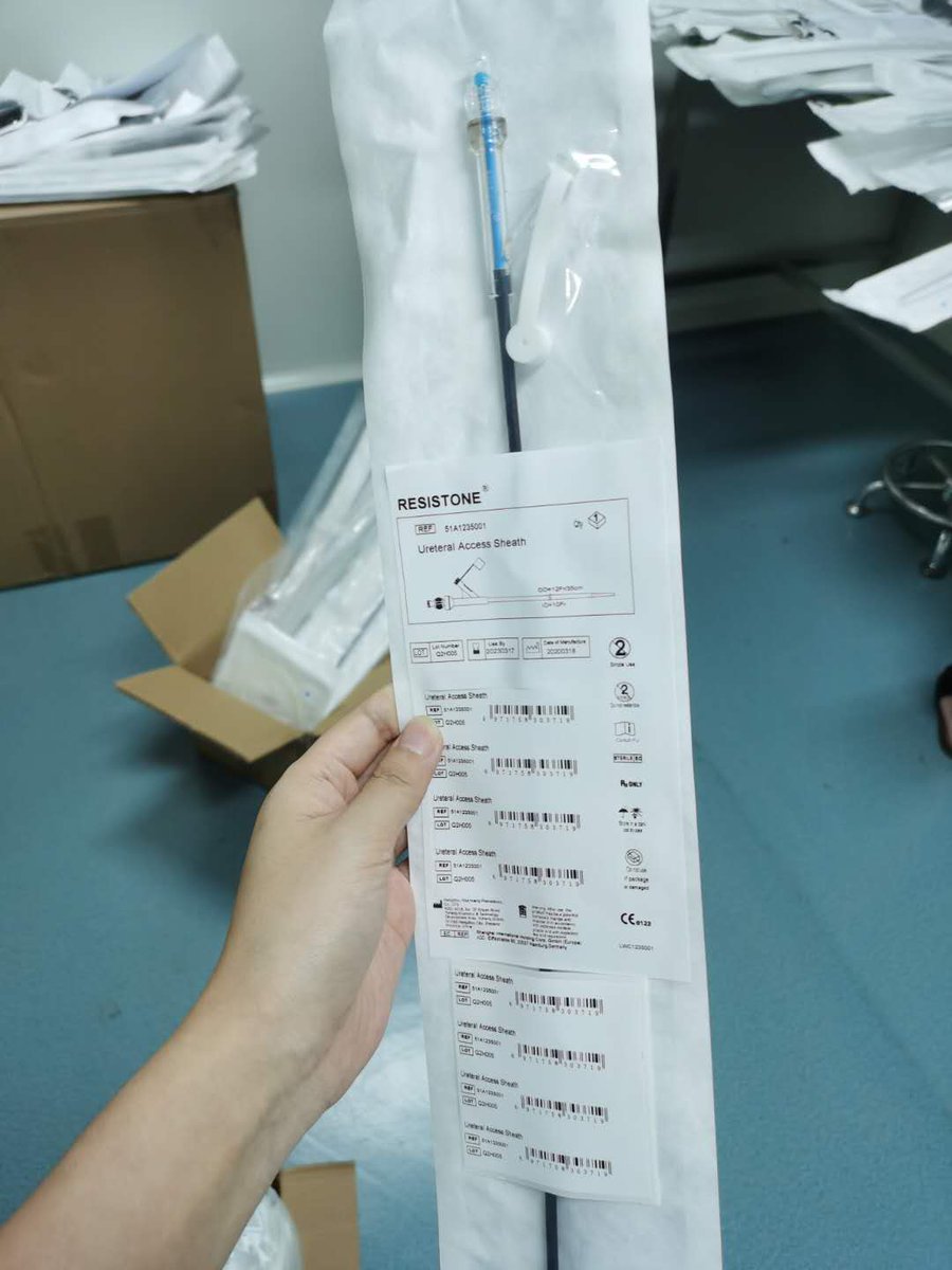 ElaineTong4's tweet photo. #Resiston Suction-evacuation access sheath
• Decrease intrarenal pressure
• Prevents retrograde stone migration with negative pressure aspiration
•Improved Visual Field
•Suck out stone and powder directly
•Stone basket，forceps，anti-retropulsion are no longer necessary https://t.co/fdyJYA2jhh
