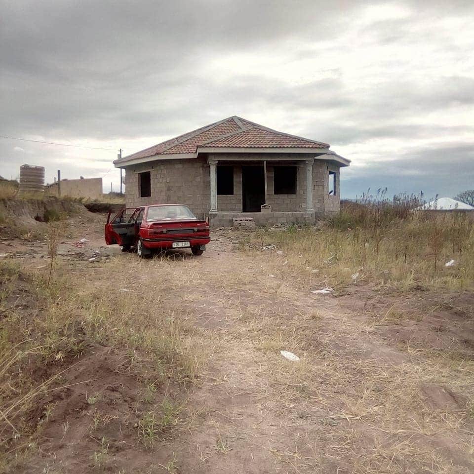 MpholozaProject's tweet image. Almost done with Rondavel building.

🔵Laying foundation
🔵Building
🔵Aluminum Windows Manufacturing/Installation
🔵Plastering
🔵Roofing
🔵Painting
🔵Tiling
🔵Plumbing
🔵Electrical work
Call/Whatsapp 079 194 8920 to get a quotation.  @ Mariannhill, Kwazulu-Natal, South Africa