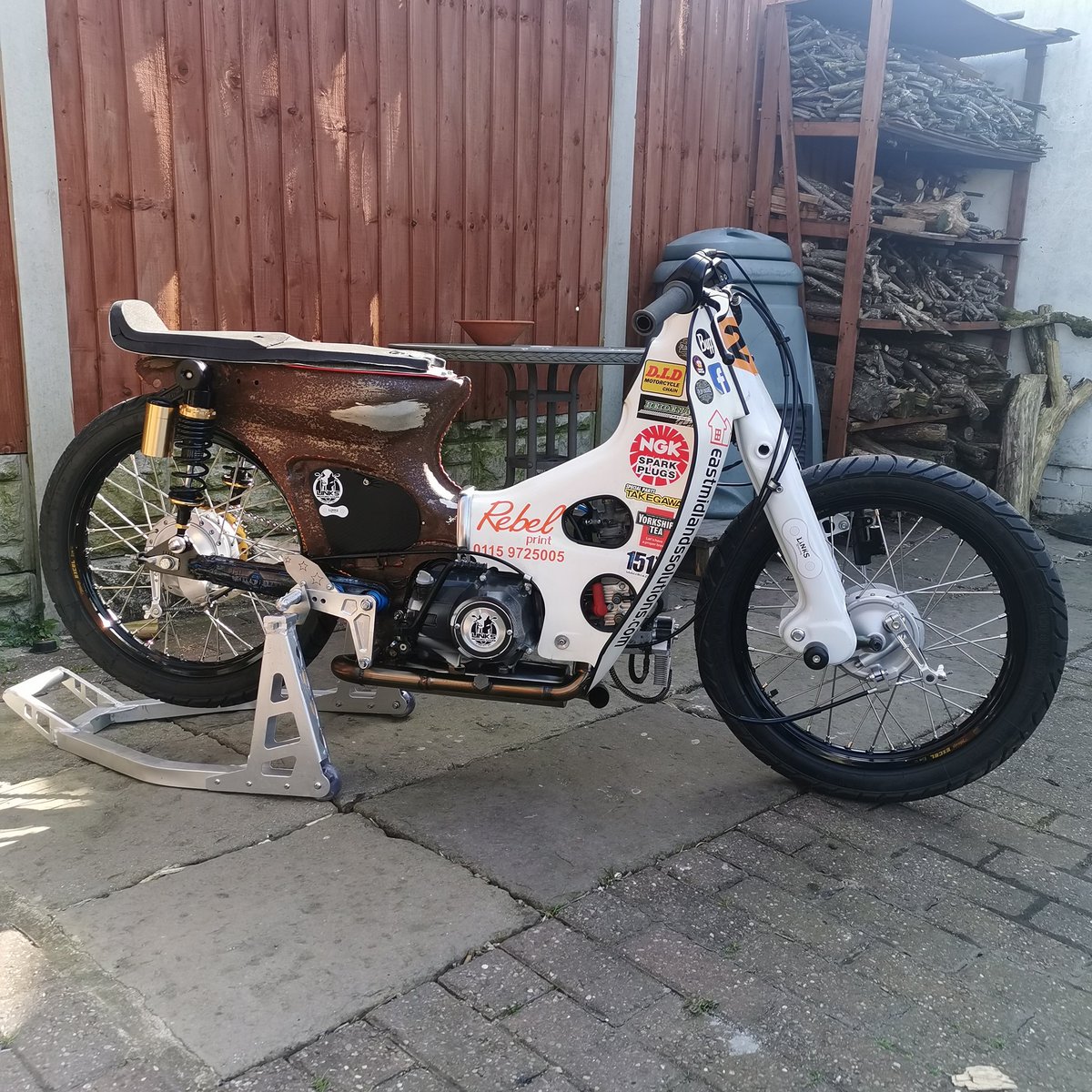 Linksmc's tweet image. The links racing c90r will be back on the track this weekend. First ride this season. #linksmotorcycles #eastmidlandsolutions #rebelprint #akroofing #linksracing #buildbase