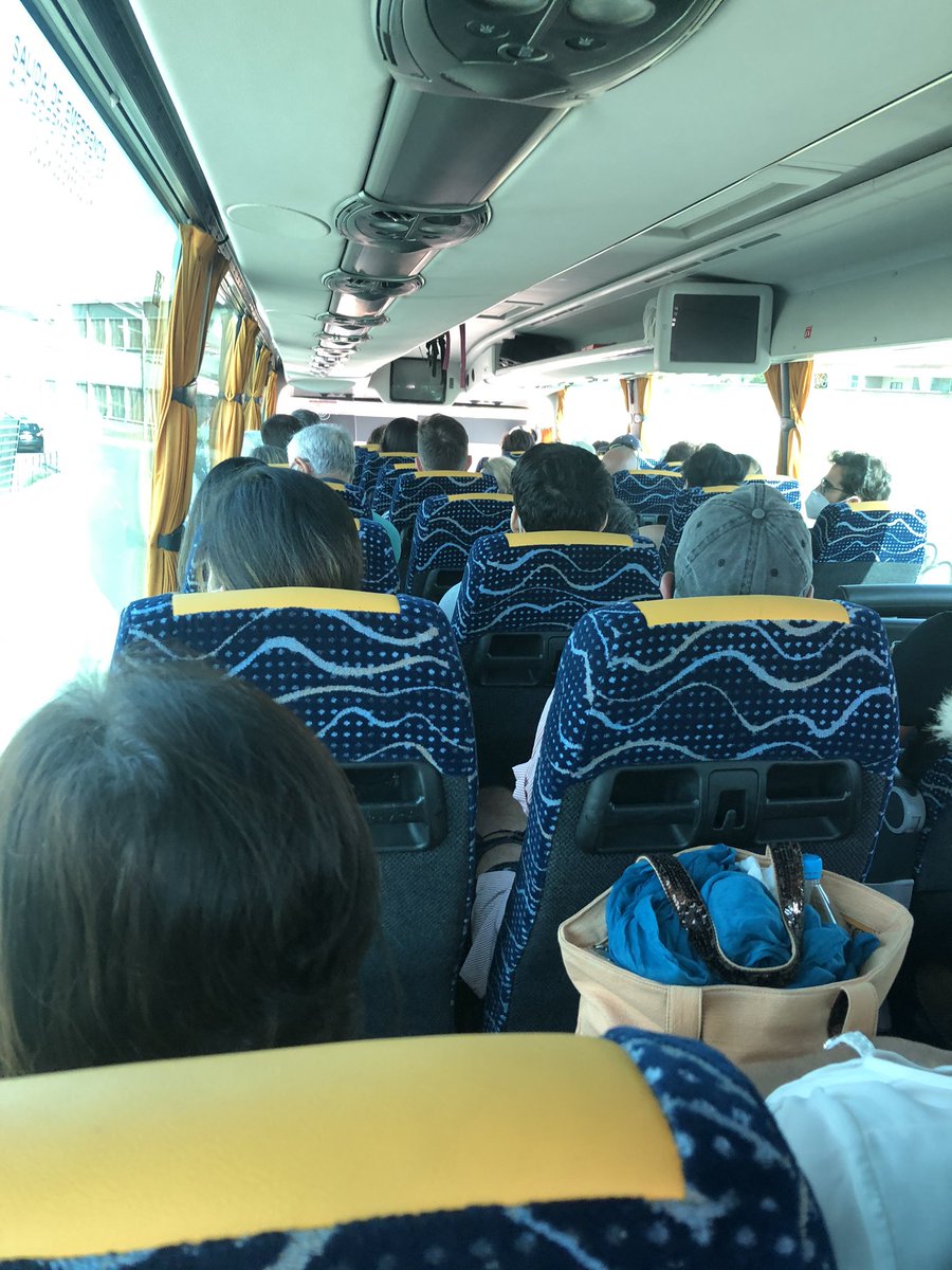 En Renfe nos cambian a un bus de Hellín a Albacete porque hay problemas en la vía. El bus va hasta arriba. Habrá, a lo sumo 5 plazas libres. Alguien sabe cómo está este tema? Se puede viajar así?